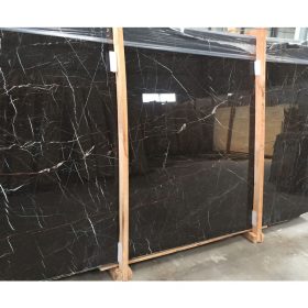 Oriental Saint Laurent